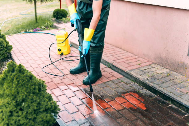 Best Concrete Pressure Washing  in Riverton, WY